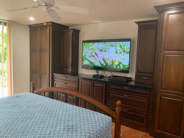 Beautifully Renovated Summer Of 2020 Come And Enjoy This Lovely Unit キーウェスト エクステリア 写真